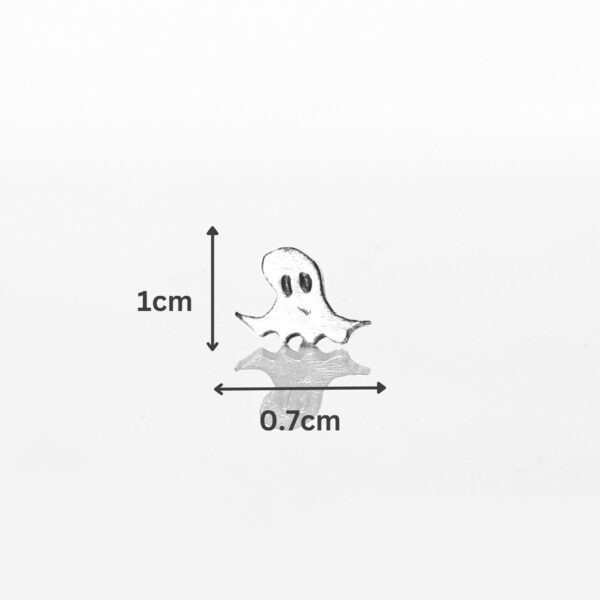 Cercei Fantomițe Argint 925, realizați manual, cu design tematic de Halloween. Accesorii spooky, ușor de purtat, ideale pentru petreceri și cadouri speciale.