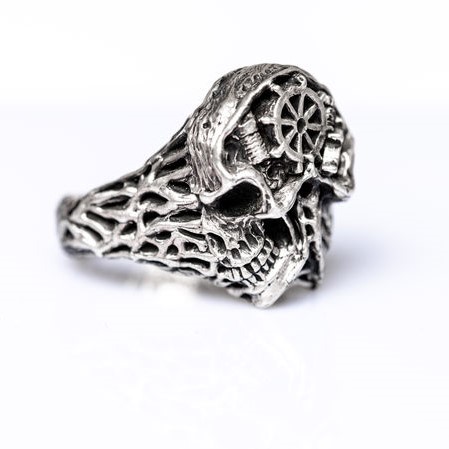 Inel Argint Extreme – vedere laterală cu craniu mecanic sculptat manual